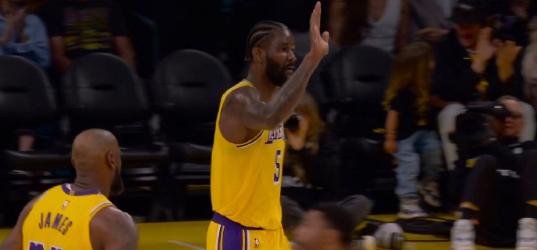 艾顿vs卡佩拉恩怨对决 顿宝末节爆发助火箭逆转