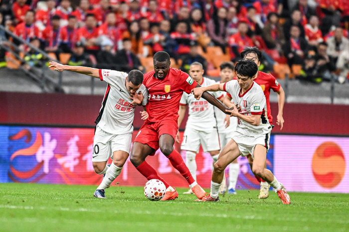 重庆铜梁龙德比战失利 年轻阵容展锋芒